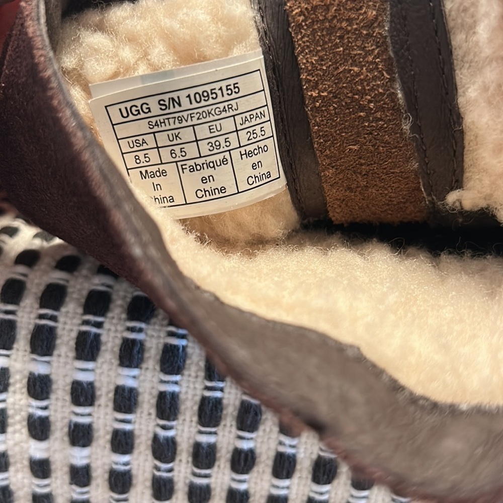 Ugg Boot - Picture 6 of 6